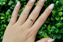 Load image into Gallery viewer, 14K Yellow Gold Circle Ring
