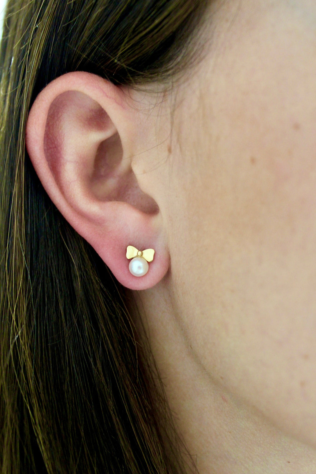 14K Yellow Gold Pearl Bow Screwback Studs