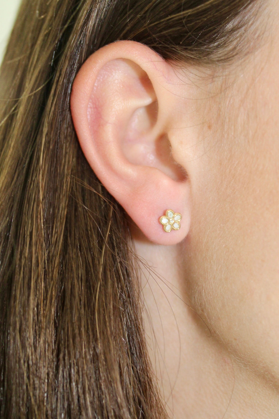 14K Yellow Gold Mother of Pearl Flower Screwback Studs
