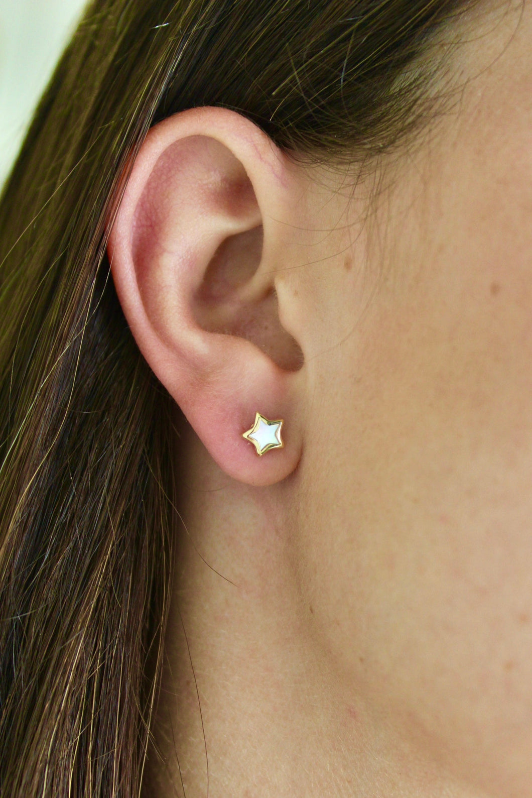 14K Yellow Gold Mother of Pearl Star Screwback Studs