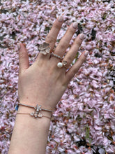 Load image into Gallery viewer, 14K Gold Diamond Flower Pearl Ring
