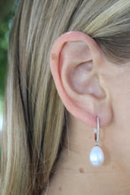 Load image into Gallery viewer, 24K White Gold Diamond Oval Pearl Drop Earring
