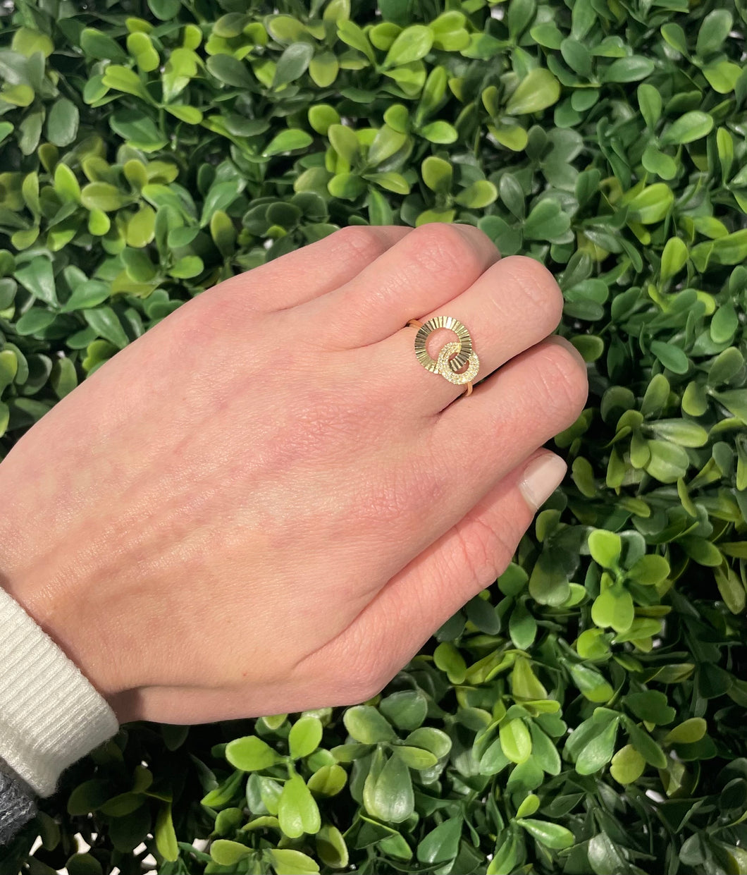 14K Yellow Gold Diamond Fluted Disc Ring