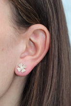 Load image into Gallery viewer, 14K Gold and Diamond Small Clover Studs
