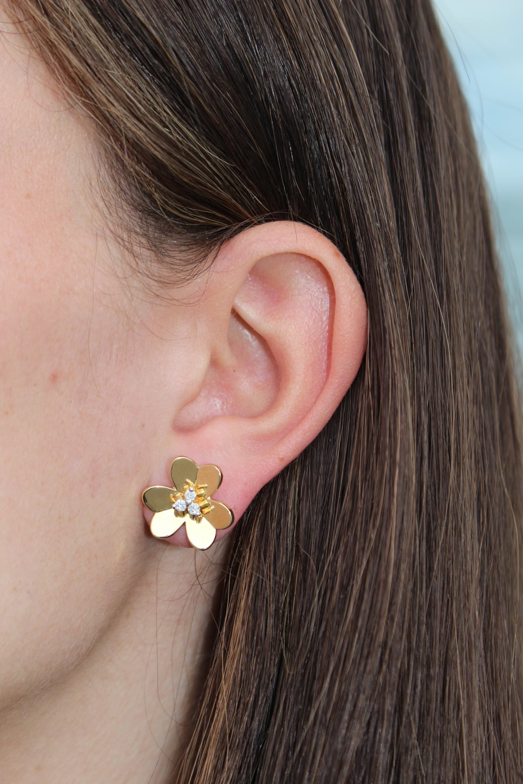 14K Yellow Gold Medium Flower with Center Diamond Earring