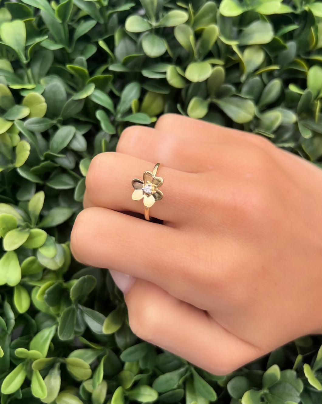 14K Yellow Gold Small Flower with Diamond Center