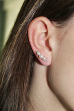 Load image into Gallery viewer, 14K Yellow Gold Pearl Diamond Ear Crawler

