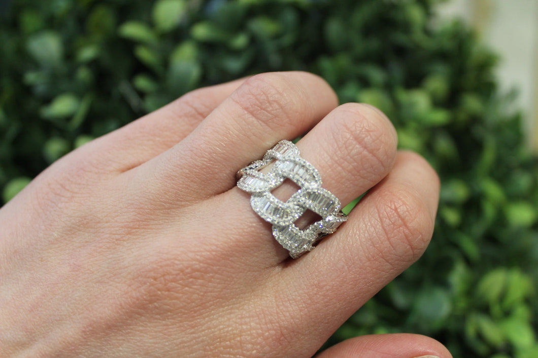 14K White Gold Baguette Chain Ring
