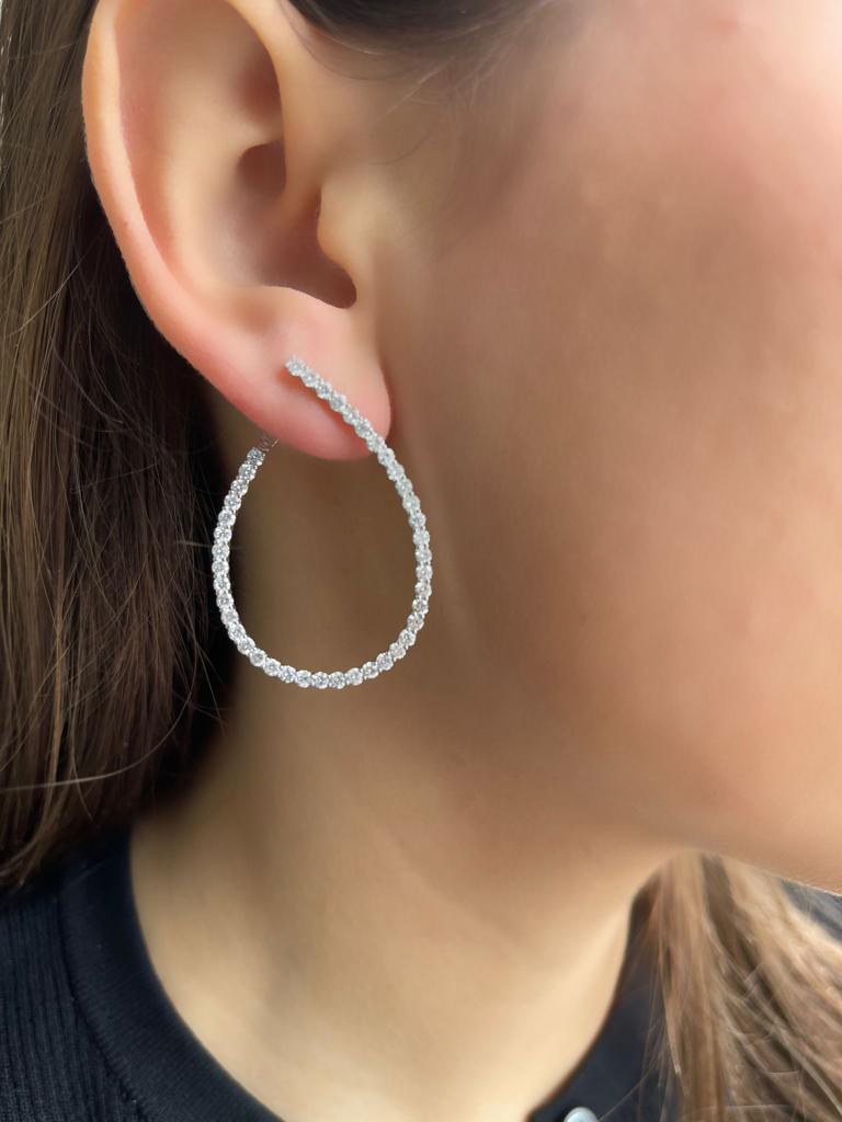 14K White Gold Diamond Scoop Earring