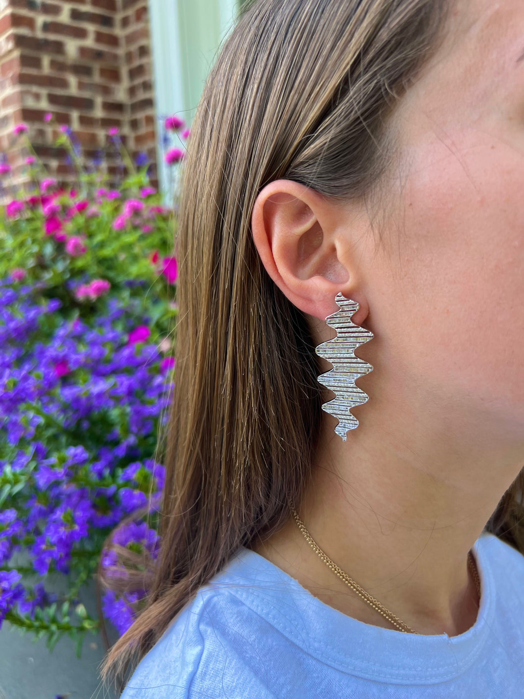 14K White Gold Wavy Fanned Hanging Stud Earrings