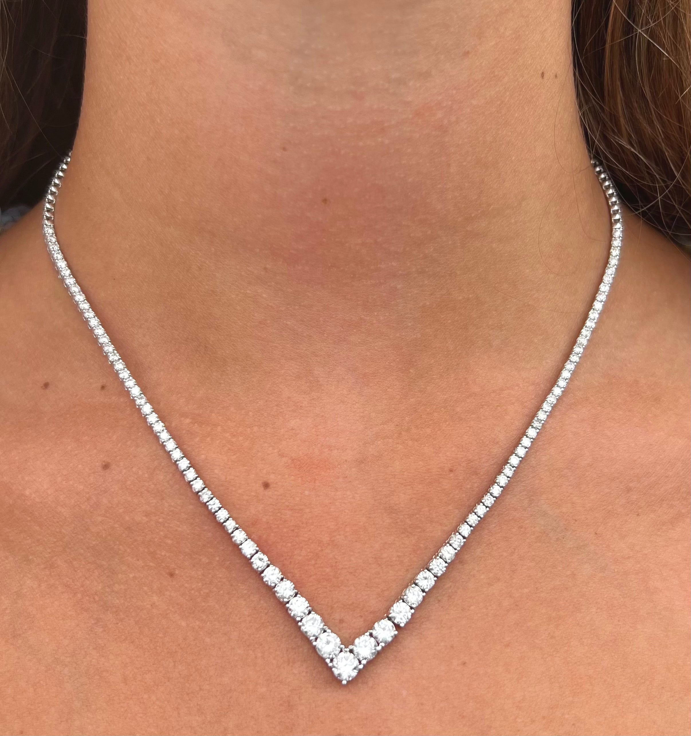 14K White Gold Diamond V Graduated Tennis Necklace PMT
