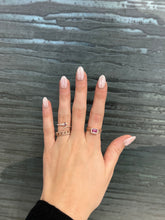 Load image into Gallery viewer, 14K Gold Link Diamond Ring
